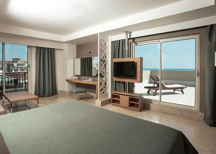 Paloma Oceana Otel Side